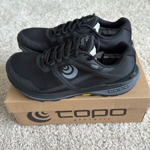 Topo Athletic Terraventure 4 WP Black/Charcoal Men’s Size 9.5 BRAND NEW!